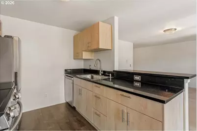 661 NE 162nd Ave #301, Portland, OR 97230 - Photo 10