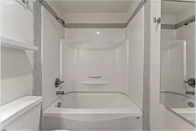 661 NE 162nd Ave #301, Portland, OR 97230 - Photo 20