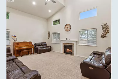 3273 Oxford St, Woodburn, OR 97071 - Photo 14