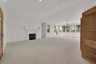 835 Willacade Ct, Springfield, OR 97477 - Photo 6