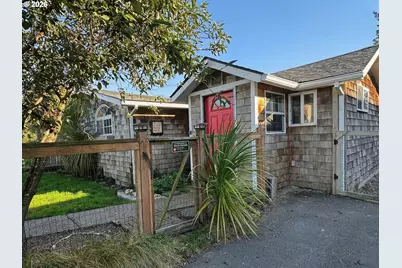 779 16th Ave, Seaside, OR 97138 - Photo 2