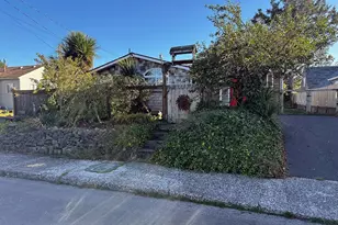 779 16th Ave, Seaside, OR 97138 - Photo 1
