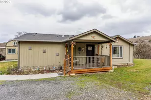 12 Mount Adams View Rd, Lyle, WA 98635 - Photo 2
