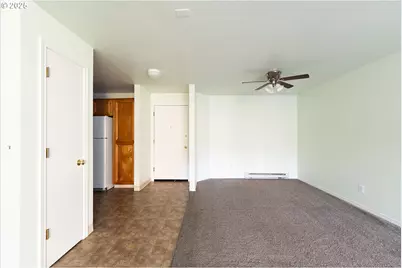 8720 SW Tualatin Rd #206, Tualatin, OR 97062 - Photo 4