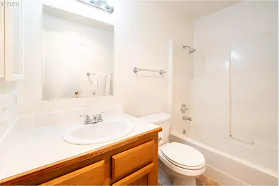 8720 SW Tualatin Rd #206, Tualatin, OR 97062 - Photo 32