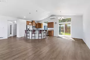 92296 Cascade Woods Dr, Springfield, OR 97478 - Photo 16