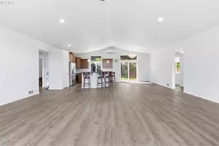 92296 Cascade Woods Dr, Springfield, OR 97478 - Photo 12