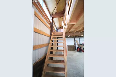 298 N Wasson St, Coos Bay, OR 97420 - Photo 38