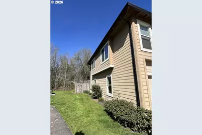 1107 NE Station Ct, Hillsboro, OR 97006 - Photo 4