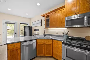 725 Slazenger Ct, Sutherlin, OR 97479 - Photo 10