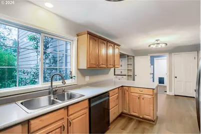 11820 SW Clifford St, Beaverton, OR 97008 - Photo 10