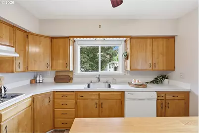 7660 SW 74th Ave, Portland, OR 97223 - Photo 12