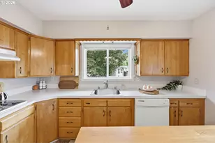 7660 SW 74th Ave, Portland, OR 97223 - Photo 12