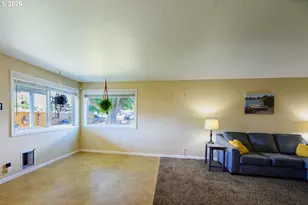 1144 Juniper St, Junction City, OR 97448 - Photo 8
