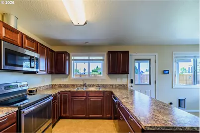 1144 Juniper St, Junction City, OR 97448 - Photo 12