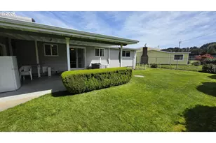 2360 High St, Reedsport, OR 97467 - Photo 6