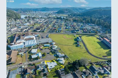2360 High St, Reedsport, OR 97467 - Photo 4
