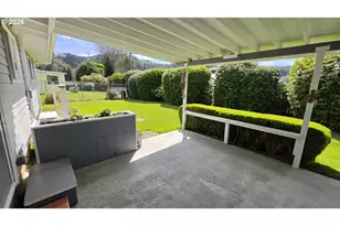 2360 High St, Reedsport, OR 97467 - Photo 8