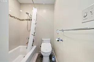 2255 Alder St, Eugene, OR 97405 - Photo 40