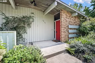 2255 Alder St, Eugene, OR 97405 - Photo 4