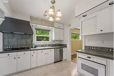 3037 NE Skidmore St, Portland, OR 97211 - Photo 12