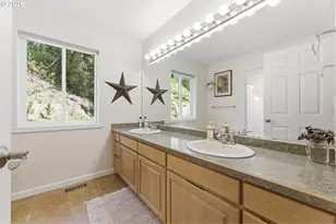 95037 Haynes Way Ln, North Bend, OR 97459 - Photo 20