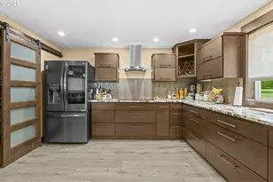 801 S Park St, Carlton, OR 97111 - Photo 24