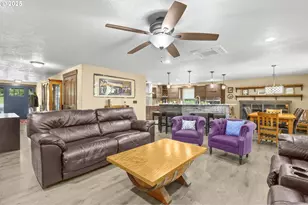 801 S Park St, Carlton, OR 97111 - Photo 16