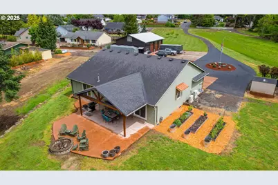 801 S Park St, Carlton, OR 97111 - Photo 4