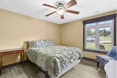 801 S Park St, Carlton, OR 97111 - Photo 36