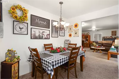 144 Paradise Ln, Roseburg, OR 97471 - Photo 18