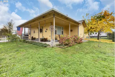 144 Paradise Ln, Roseburg, OR 97471 - Photo 4