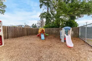 1117 SW Greenwood Ave, Grants Pass, OR 97526 - Photo 36