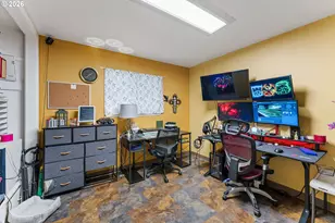 1117 SW Greenwood Ave, Grants Pass, OR 97526 - Photo 8