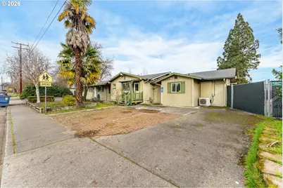 1117 SW Greenwood Ave, Grants Pass, OR 97526 - Photo 1