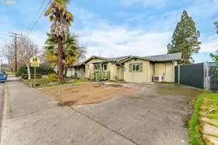 1117 SW Greenwood Ave, Grants Pass, OR 97526 - Photo 1