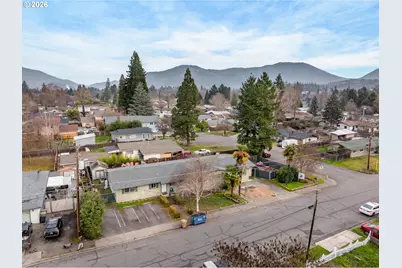 1117 SW Greenwood Ave, Grants Pass, OR 97526 - Photo 42