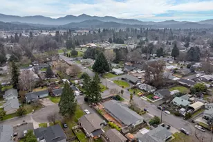 1117 SW Greenwood Ave, Grants Pass, OR 97526 - Photo 46