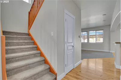 812 N 27th Ave, Cornelius, OR 97113 - Photo 8