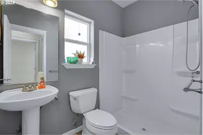 812 N 27th Ave, Cornelius, OR 97113 - Photo 20