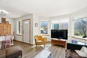 318 E Steuben St, Bingen, WA 98605 - Photo 6