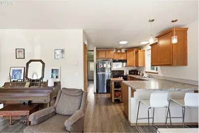 318 E Steuben St, Bingen, WA 98605 - Photo 8