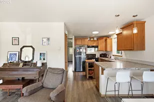 318 E Steuben St, Bingen, WA 98605 - Photo 8