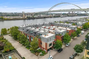1742 NW Riverscape St, Portland, OR 97209 - Photo 2