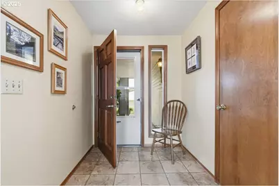 9105 NE 68th St, Vancouver, WA 98662 - Photo 6