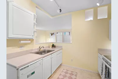 13210 SE 7th St #J45, Vancouver, WA 98683 - Photo 12