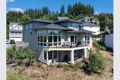 9280 SE Emmert View Ct, Happy Valley, OR 97086 - Photo 2