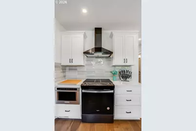 7945 SW 74th Ave, Portland, OR 97223 - Photo 12