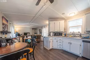 3237 Elm St, Hubbard, OR 97032 - Photo 14