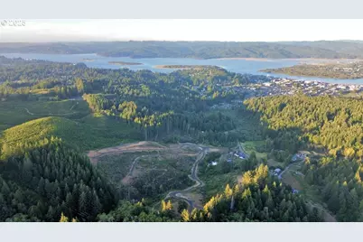 000 Fawn Ln #1401, Coos Bay, OR 97420 - Photo 10